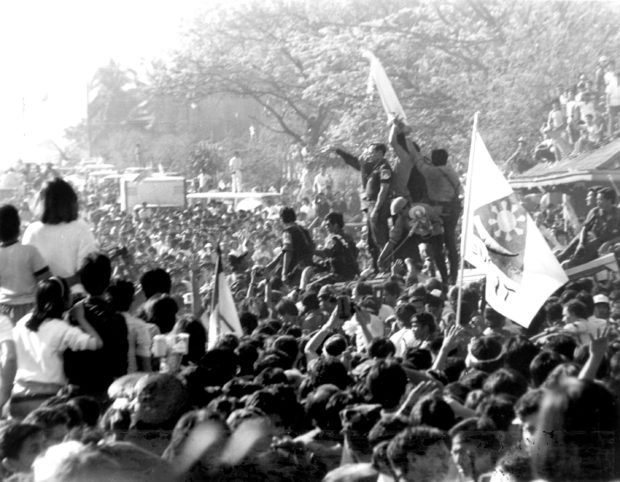 Low-key official celebration and dancing to mark 36 years after Edsa revolt