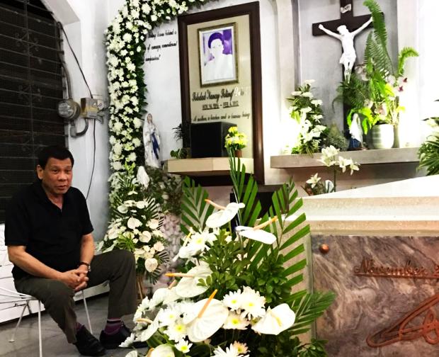 Rodrigo Duterte at grave of mother Soledad in Davao City - 4 Feb 2018