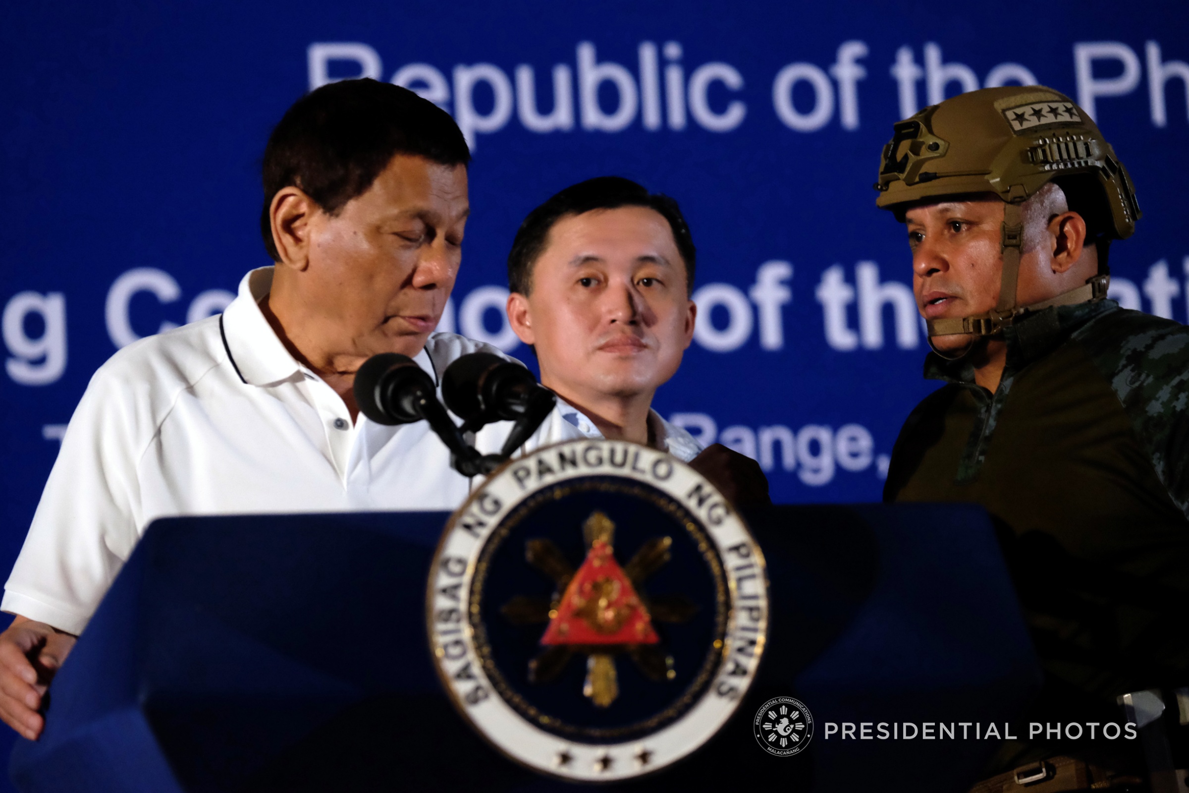 Duterte endorses Go, Dela Rosa during Bicol trip