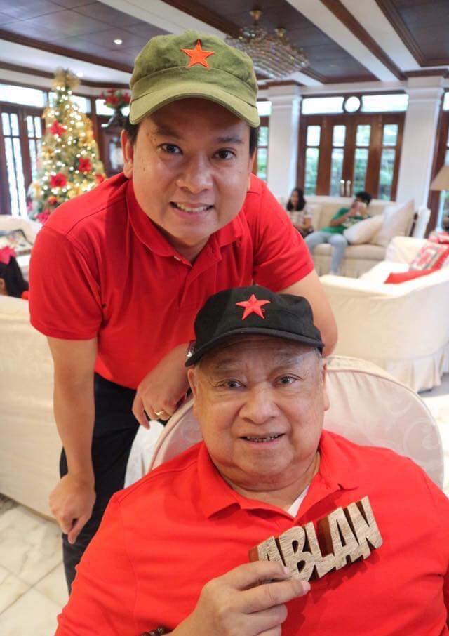 Former Ilocos Norte Rep. Roquito "Roque" Ablan Jr. (sitting) passes away on March 26, 2018. He was 85. Photo from Communications Assistant Secretary Kris Ablan.
