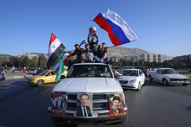 Syrians waving flags