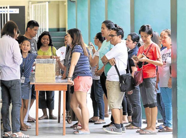 With no tax exemption of election duty honoraria, the Alliance of Concerned Teachers (ACT) on Friday said the pay hike for teachers serving as electoral boards in the 2023 Barangay and Sangguniang Kabataan elections (BSKE) in October will remain “inadequate.”