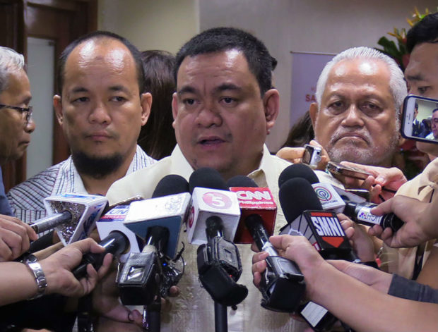 Comelec to review proposal to disqualify 'narco-pols' in 2019 polls 