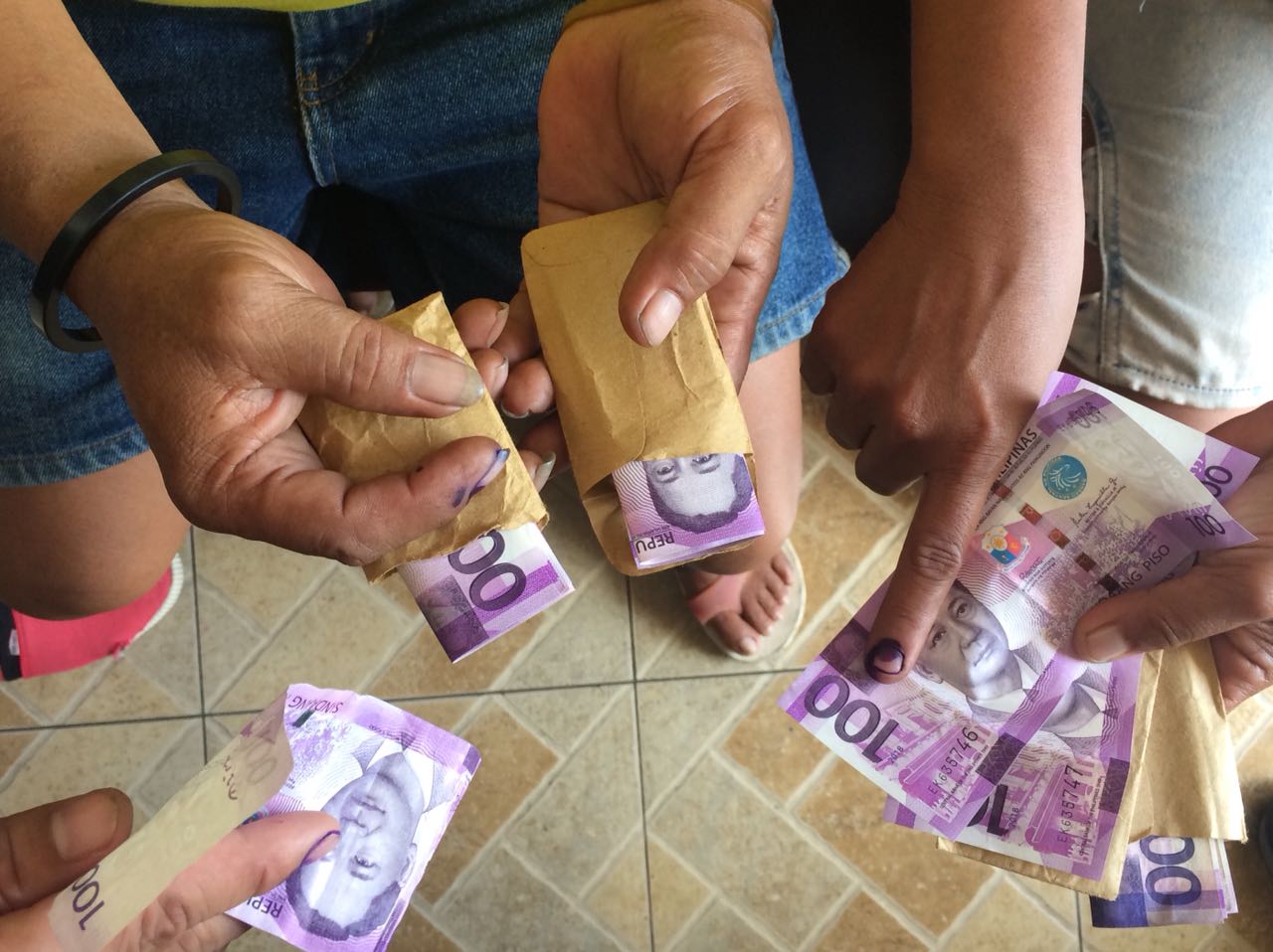 Worker, minor nabbed for alleged vote-buying in Negros Occidental town