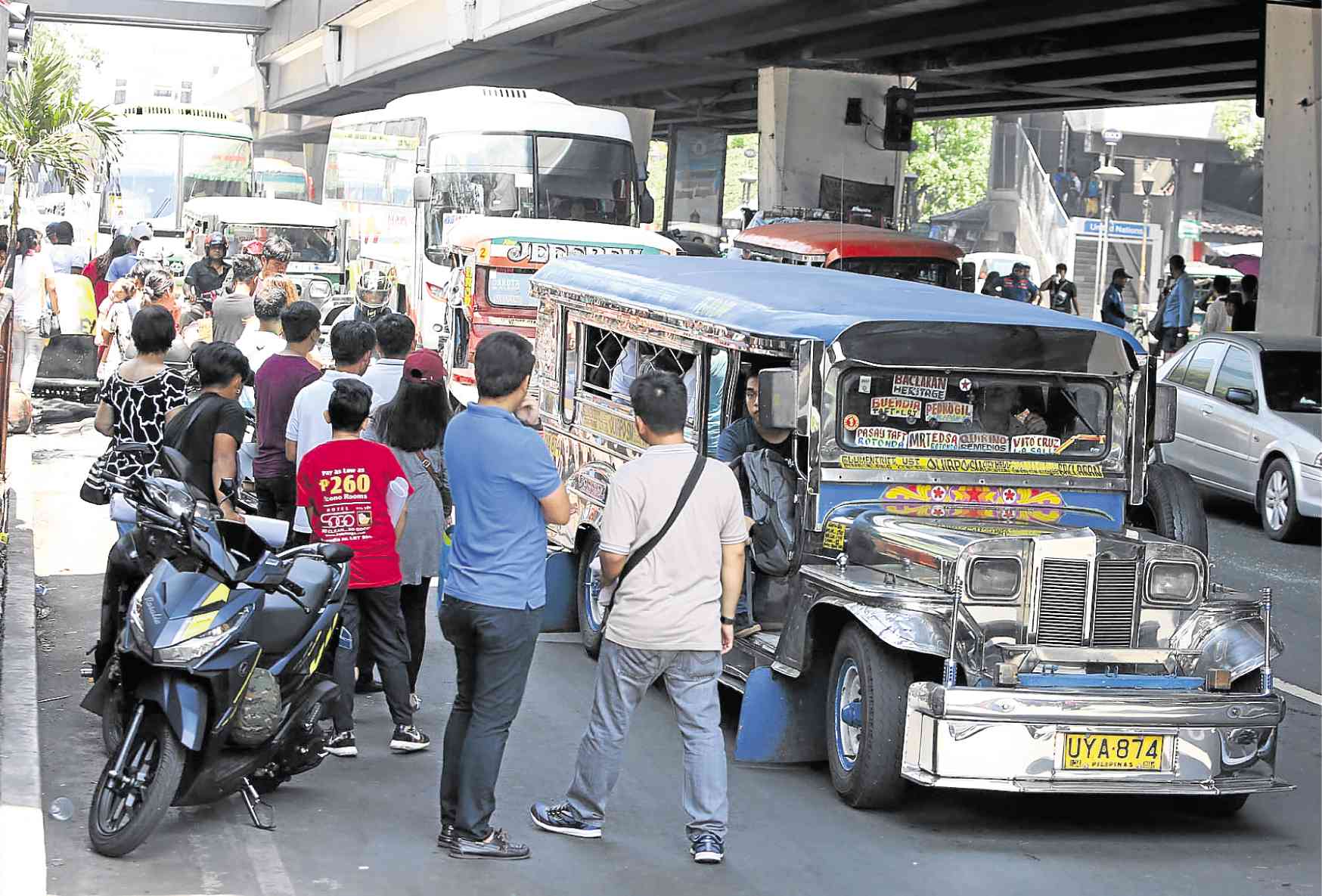 Fuel subsidy for jeepney drivers at P5K over 6 months | Inquirer News