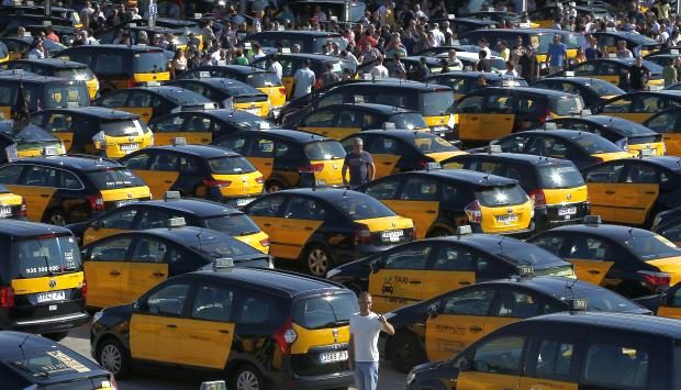 Barcelona striking cabbies