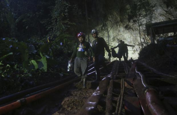 Thai rescuers in cave