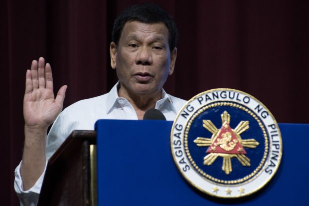 duterte "width =" 620 "height =" 413 "srcset =" https://newsinfo.inquirer.net/wp-content/blogs.dir/10/files/2018/09/29duterte-620x413.jpg 620w, https: //newsinfo.inquirer.net/wp-content/blogs.dir/10/files/2018/09/29duterte-129x86.jpg 129w, https://newsinfo.inquirer.net/wp-content/blogs.dir/10 /files/2018/09/29duterte-300x200.jpg 300w, https://newsinfo.inquirer.net/wp-content/blogs.dir/10/files/2018/09/29duterte-768x512.jpg 768w, https: / /newsinfo.inquirer.net/wp-content/blogs.dir/10/files/2018/09/29duterte-342x228.jpg 342w "values ​​=" (max-width: 620px) 100vw, 620px "/>

<p class=