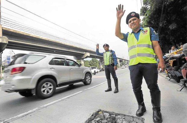 The MMDA flagged down 2,878 motorists on the last day of the expanded number coding scheme's dry run