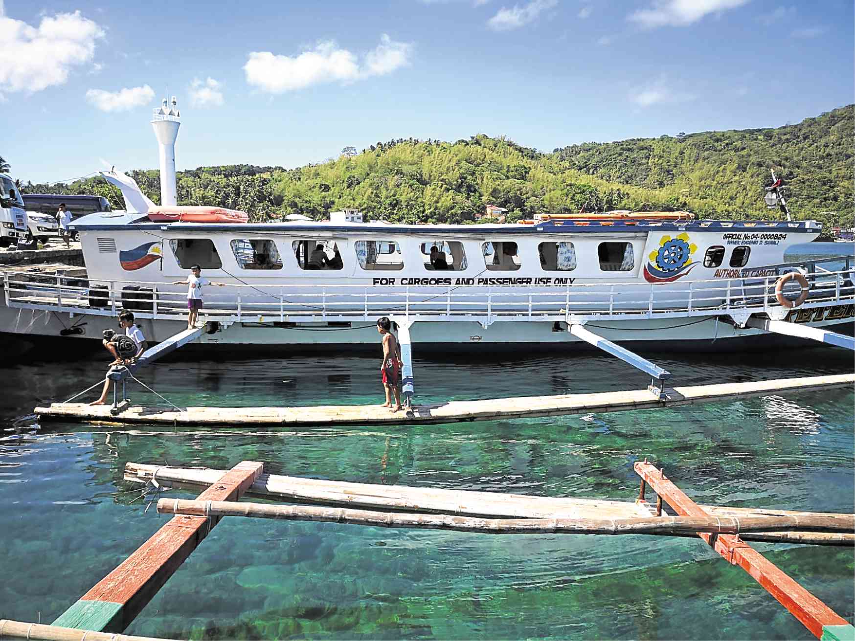 CalapanBatangas trips via small vessels canceled Inquirer News