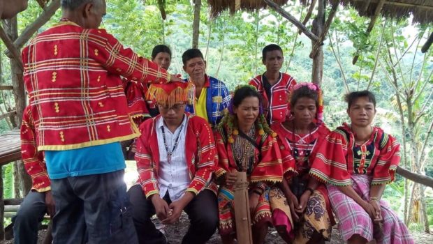 Teacher exalted as datu by grateful Davao tribe | Inquirer News