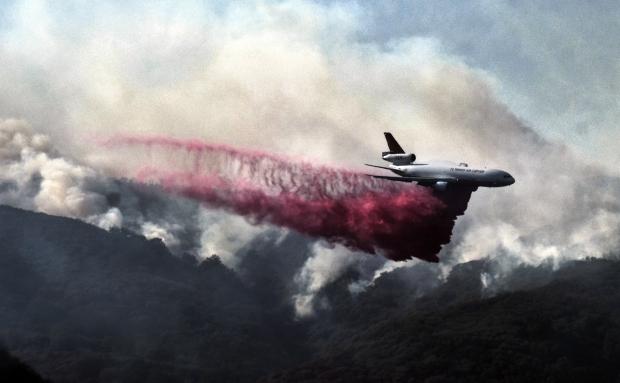 Firefighting DC-10 in Southern California