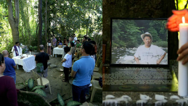REMEMBERING LEONARD CO Family and friends of the botanist remember him at the UP Arboretum in Quezon City on the eighth anniversary of his death. Co and two companions were shot dead in Leyte province by soldiers, whom is took them for rebels. The soldiers remained scot-free. —PHOTOS BY RICHARD REYES
