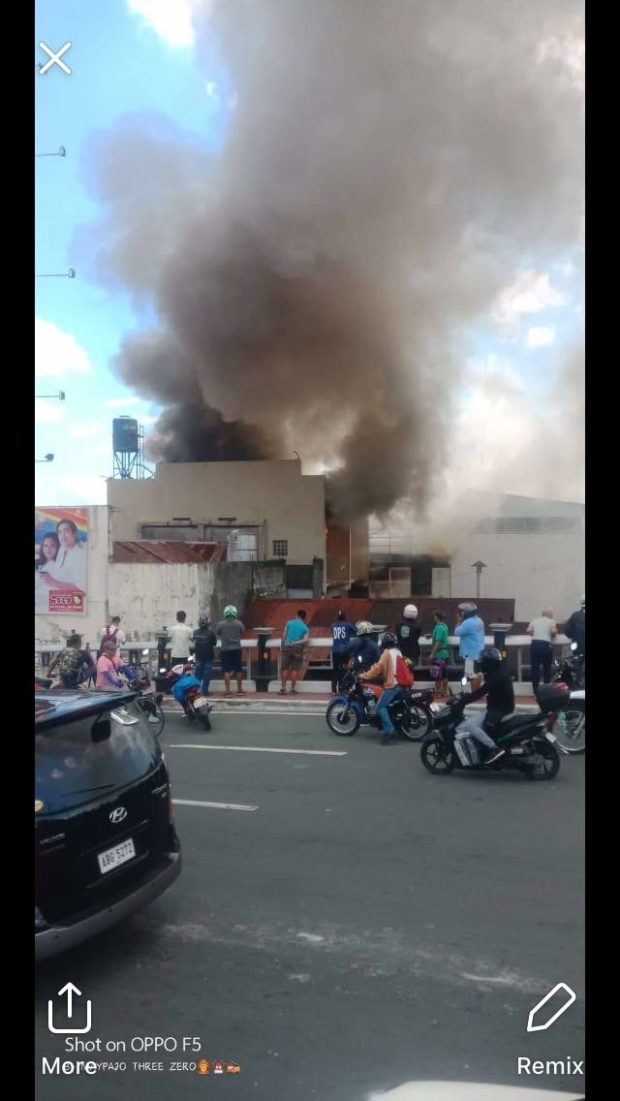 Fire hits residential area in Sta. Mesa, Manila | Inquirer News