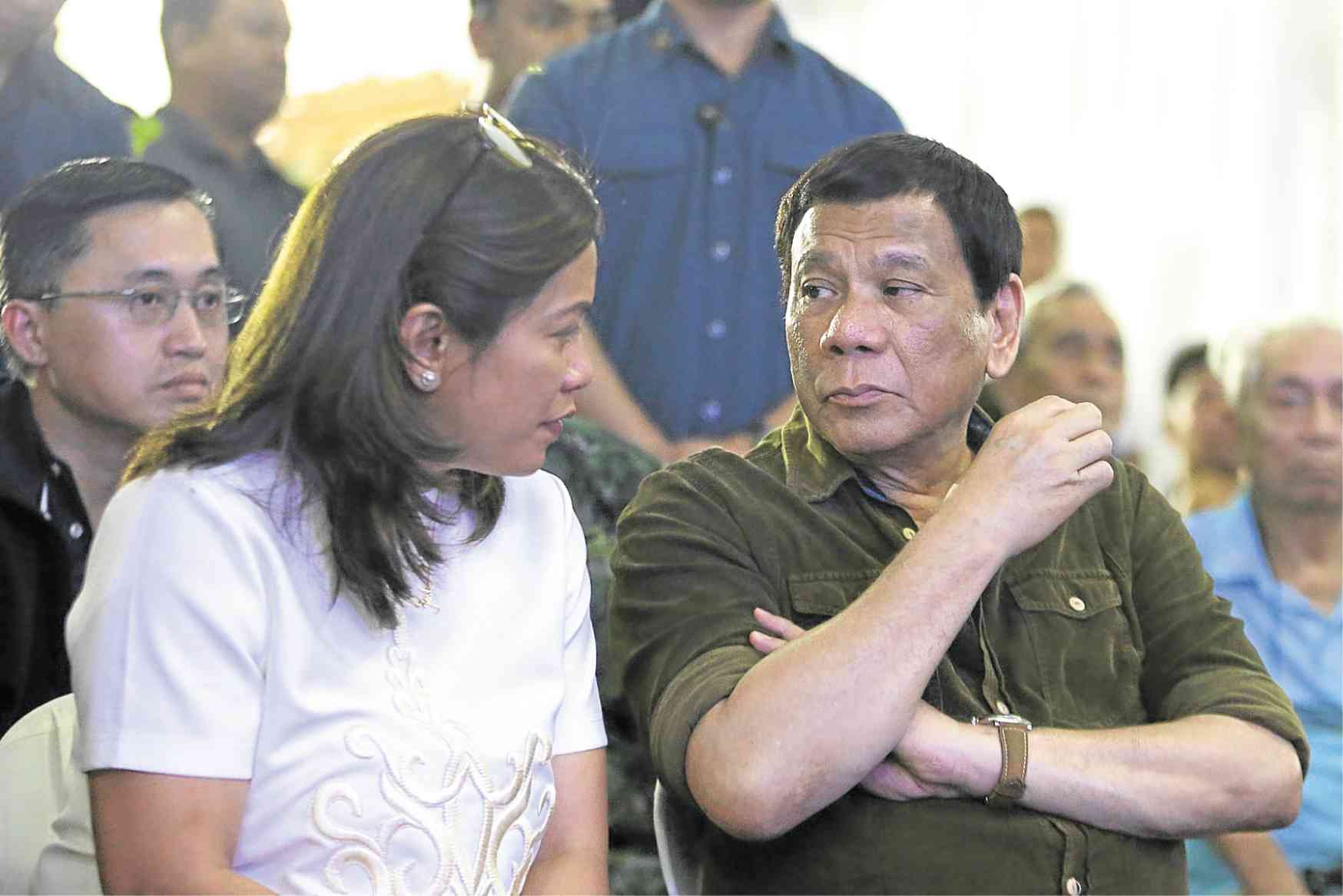 Duterte says he threatened an Albay mayor for harassing Batocabe's wife