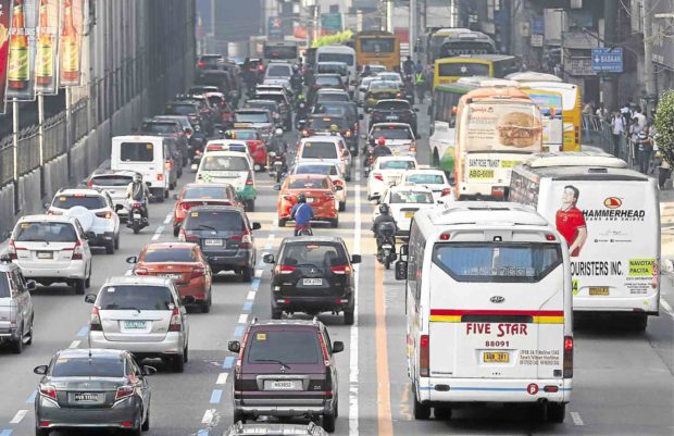 A DIFFERENT DIET More narrow lanes, according to a 2016 study, can also mean fewer accidents. A traffic expert, however, disagrees with the Metropolitan Manila Development Authority’s move to trim down lanes on Edsa from a width of 3.4 to 2.8 meters. —NIÑO JESUS ORBETA