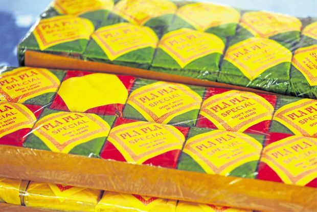 BANNED Among the firecrackers banned by the government are “piccolo,” which is popular among children, and “pla-pla.” —NIÑO JESUS ORBETA