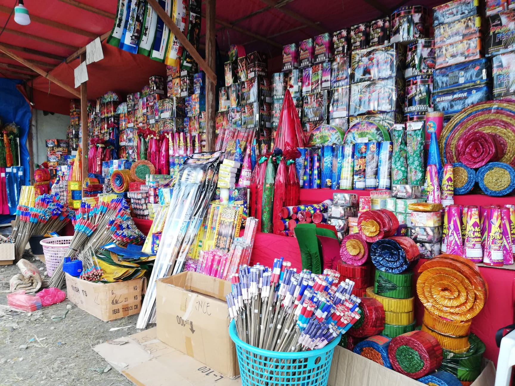 Firecracker vendors in Tagbilaran City enjoy brisk sales