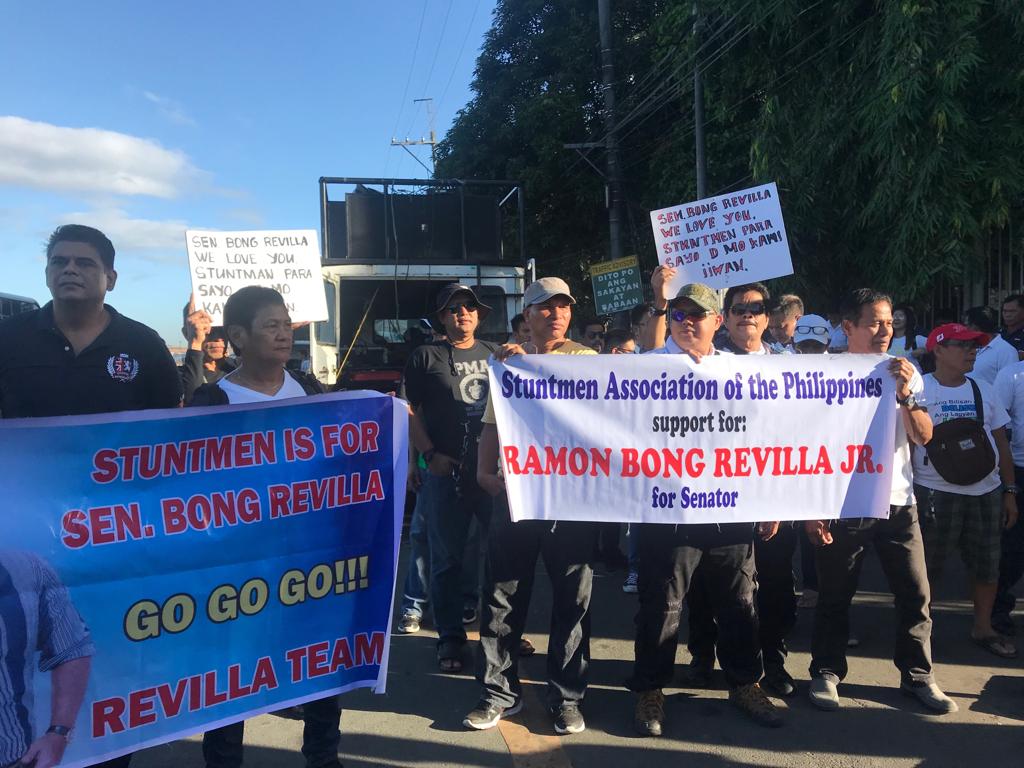 LOOK: Bong Revilla supporters flock to Sandiganbayan