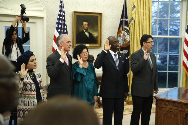 Five new US citizens in Oval Office
