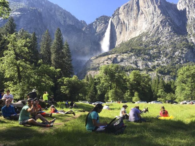 Garbage, feces take toll on national parks amid shutdown