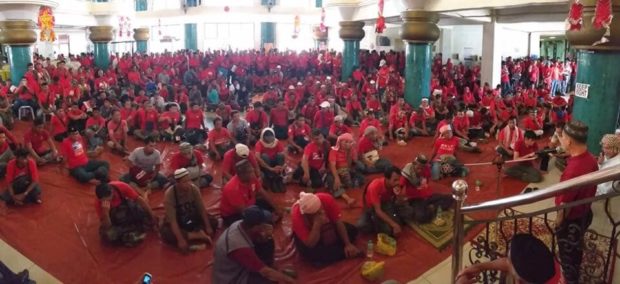 Red-wearing MNLF-Misuari members oppose Duterte’s BOL