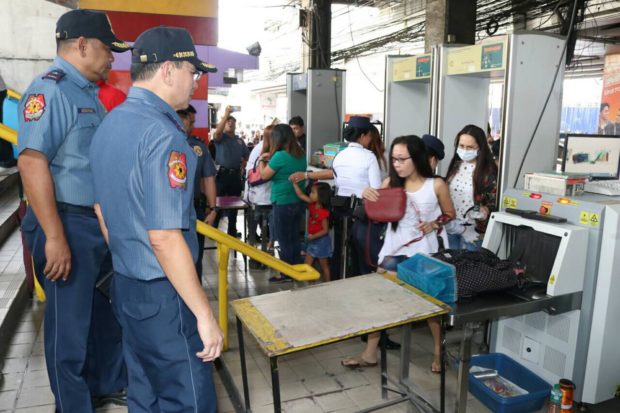 LOOK: NCRPO checks on NPD, inspects Monumento LRT station