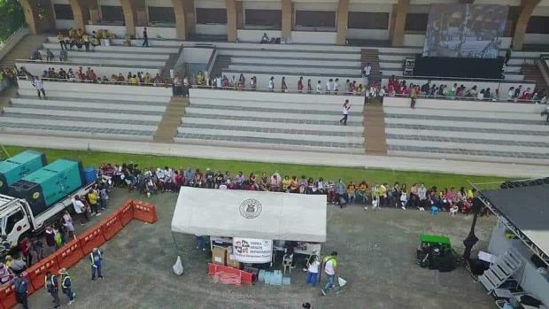 LOOK: 20,000 devotees at Quirino Grandstand for ‘Pahalik’