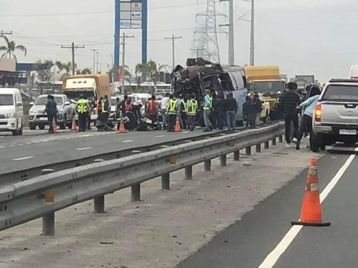 50 hurt in bus-truck collision on SCTEx