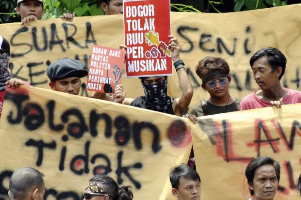 Indonesian entertainers protest law on 'pornography', blasphemy in music