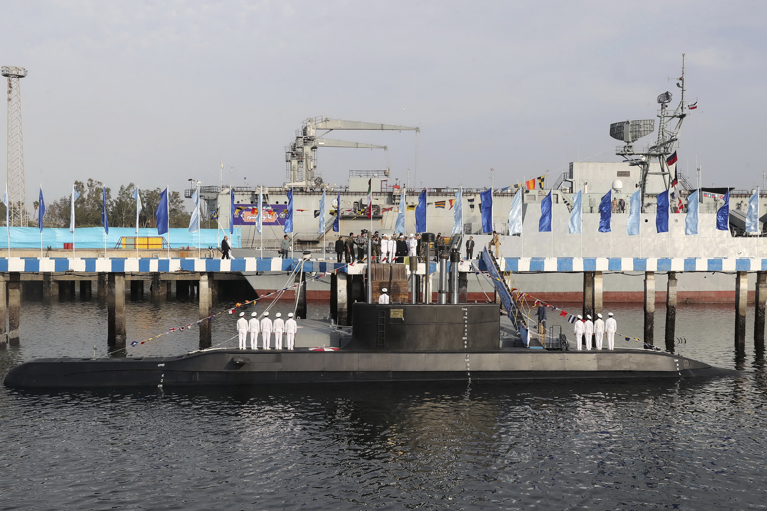 Iran launches 'cruise missile capable' submarine