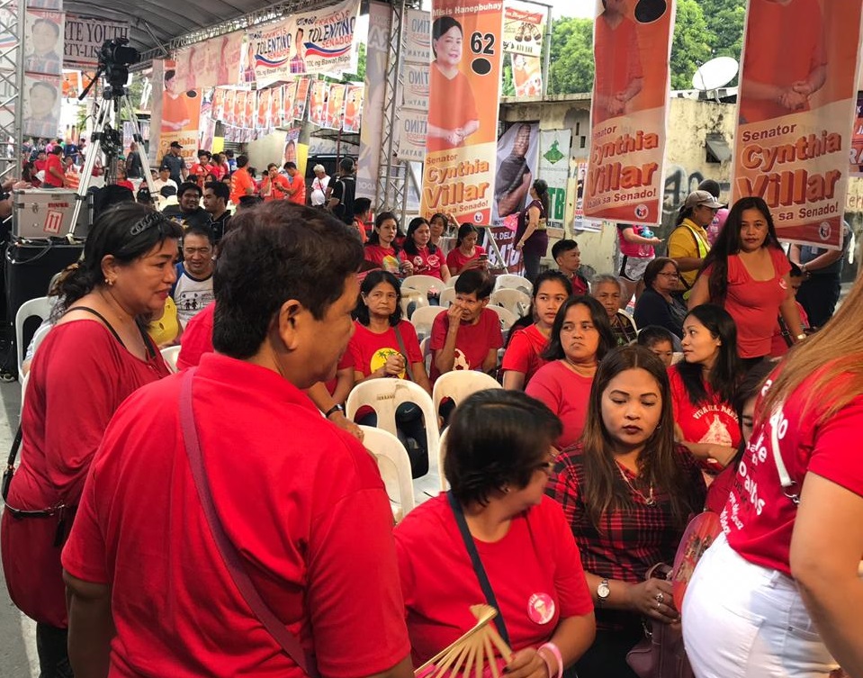 LOOK: Supporters flock early to Pateros for HNP sortie