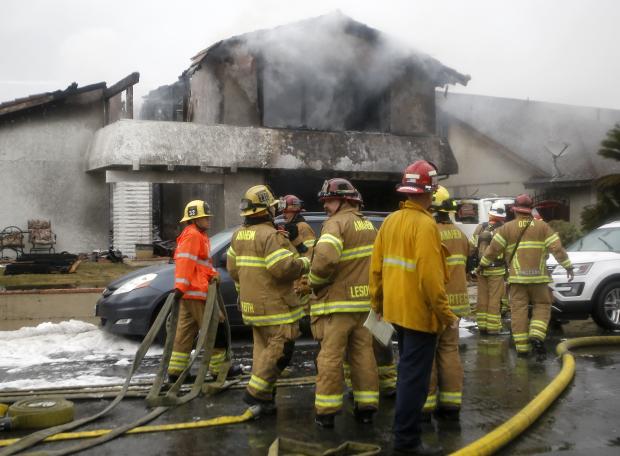  Firefighters are scene of California plane crash