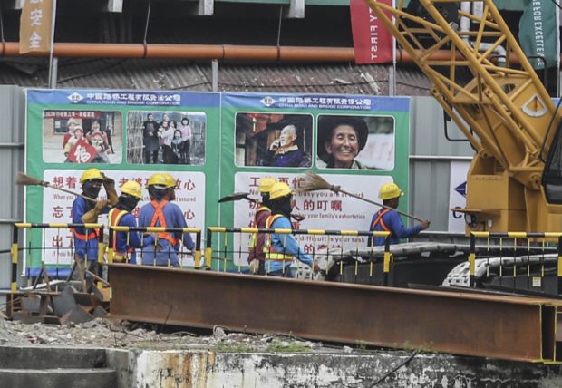 Labor, senators rebuke Duterte on illegal Chinese workers