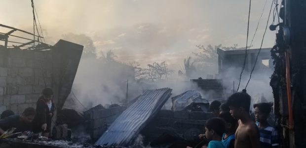 Fire razes more than 20 houses in Lucena City