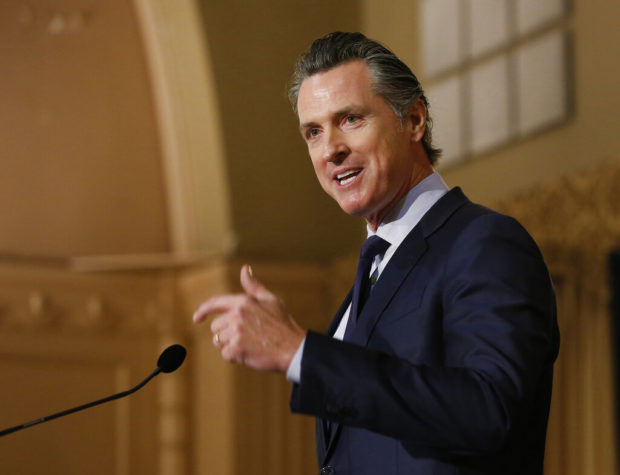 California governor to draw down guard troops at border