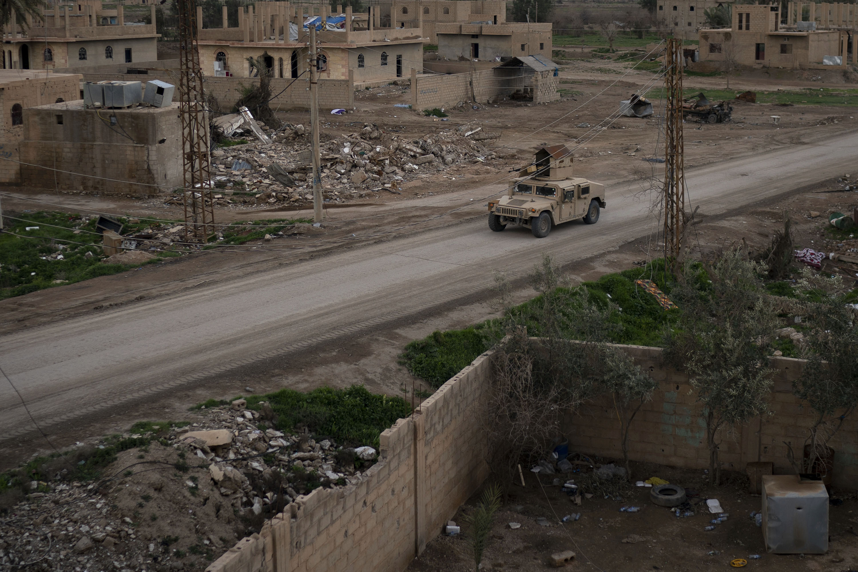 Besieged Islamic State militants refuse to surrender, ask for an exit
