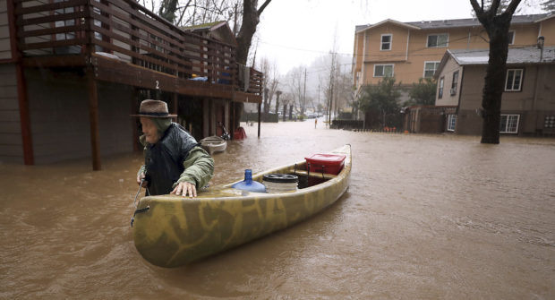  Thousands ordered to leave as California river rises