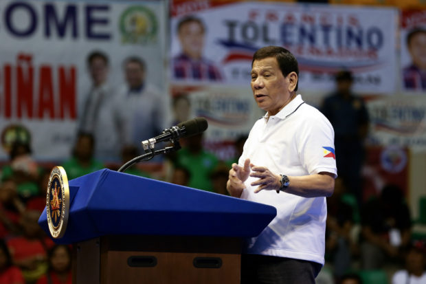 Rodrigo Duterte campaigning in Biñan
