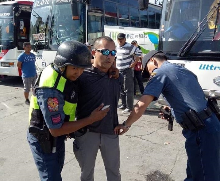 Soldier arrested for poking gun at a bus porter in Pasay