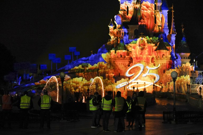 Disneyland Paris 'attack' false alarm sparks stampede