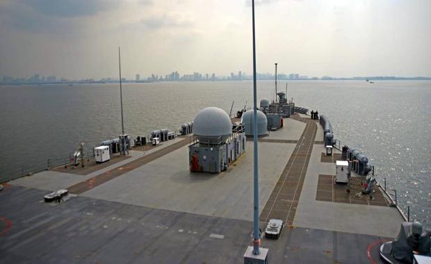 USS Blue Ridge approaches Manila