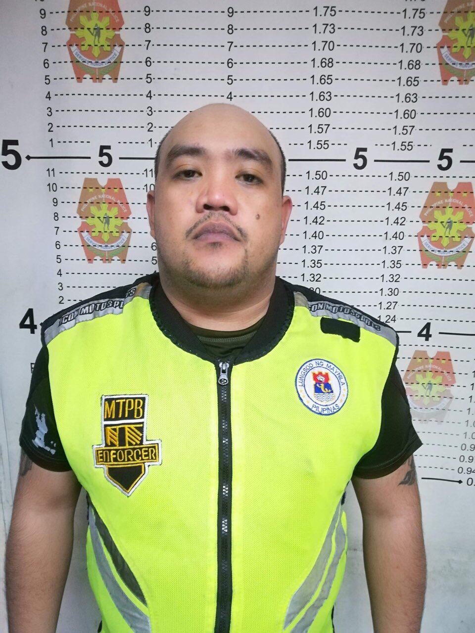 Manila cops collar 2 fake traffic enforcers in Tondo