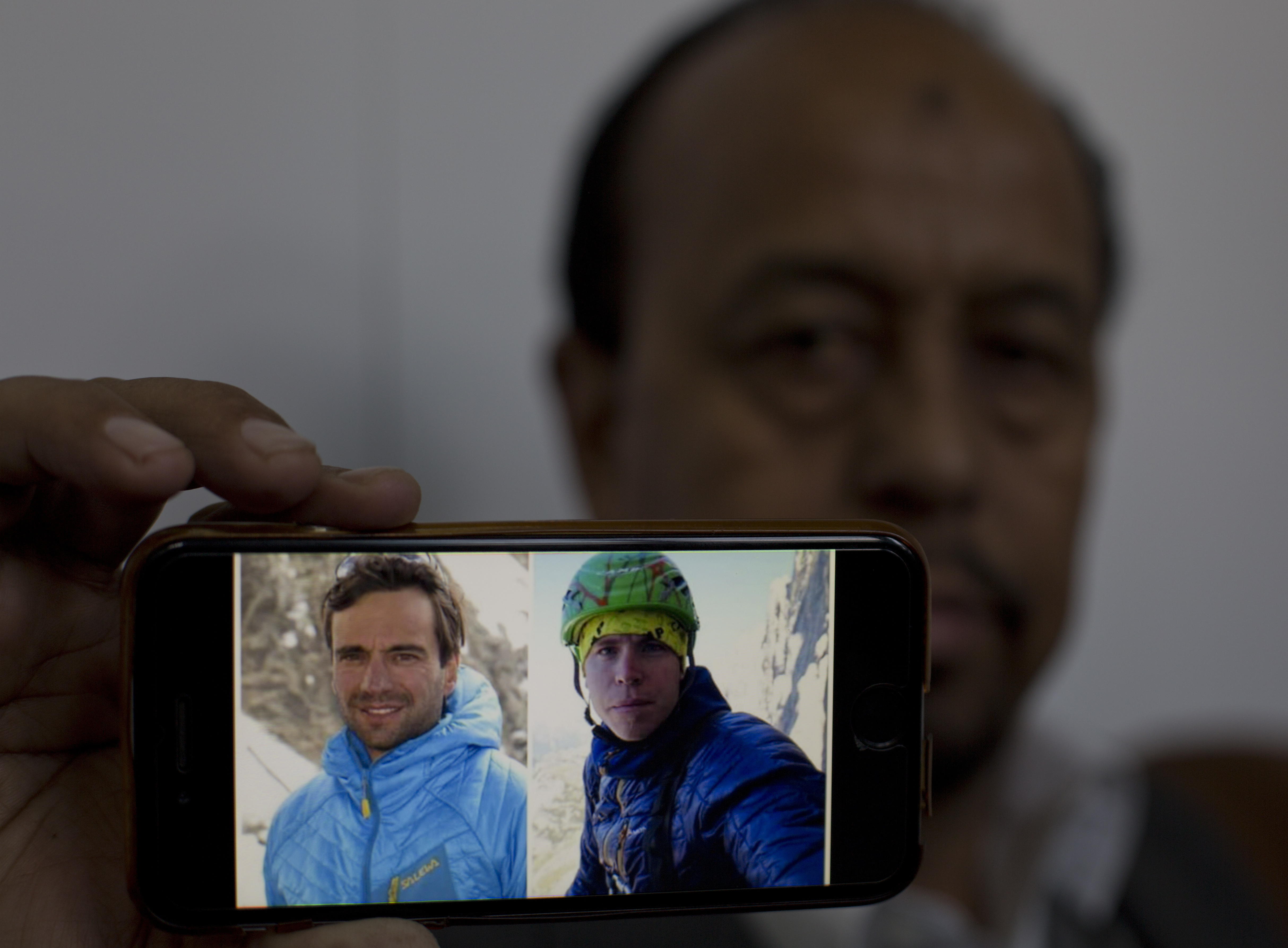 Search for Italian, Scot climber resumes on Pakistan peak
