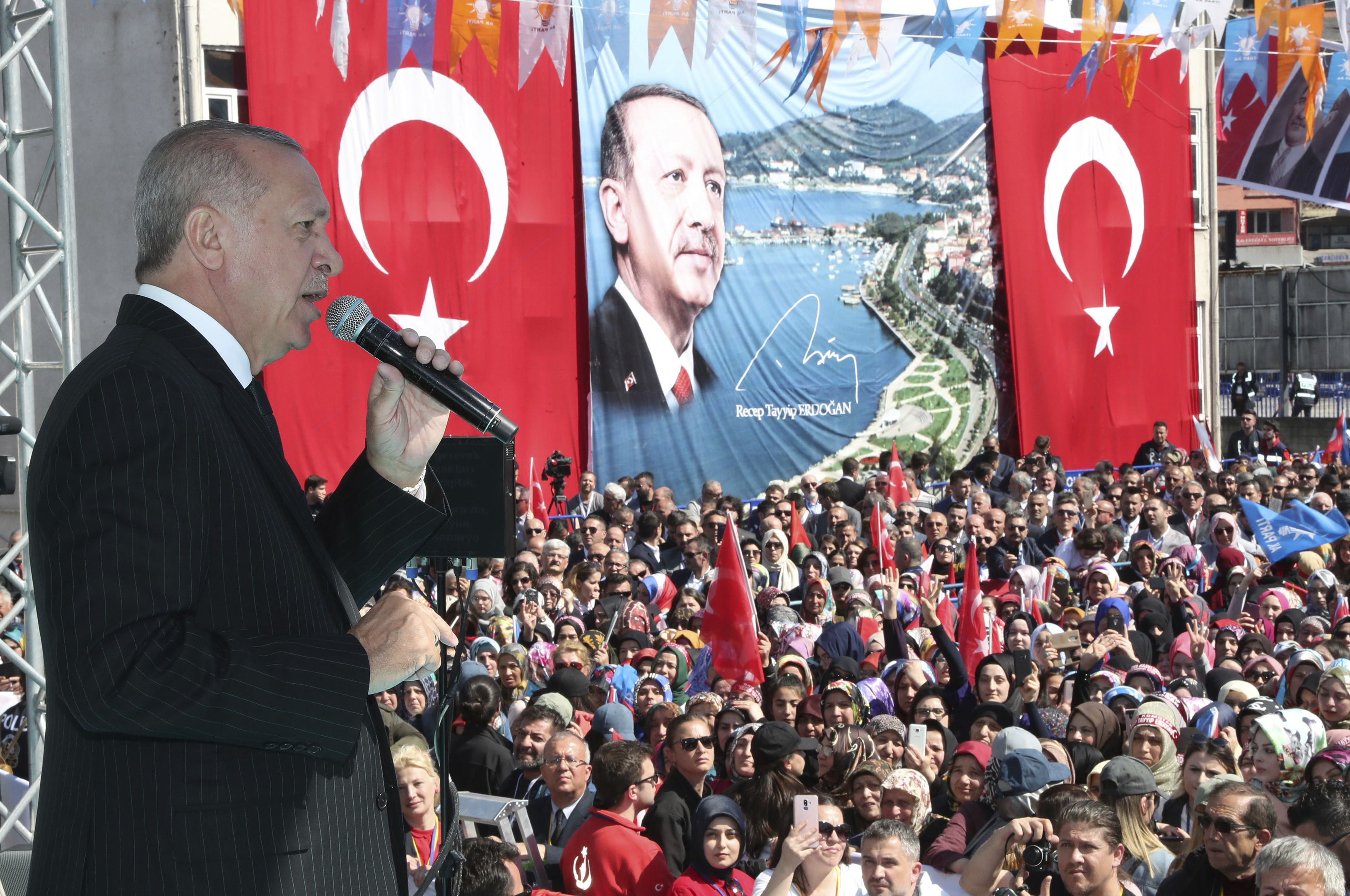 Turkey’s Erdogan again airs New Zealand attack video at rally despite criticism