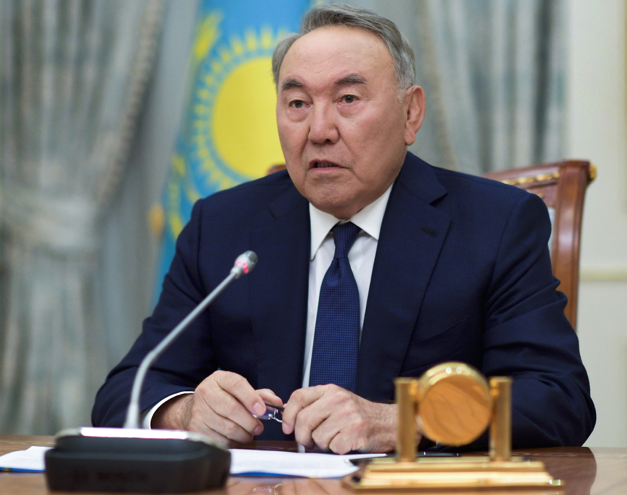 New Kazakh president sworn in after longtime leader resigns