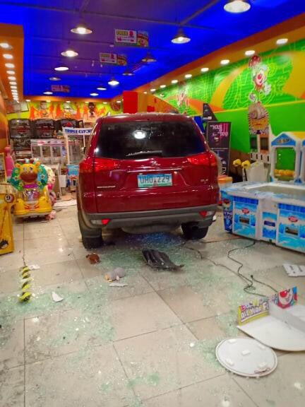 Carmona Cavite SUV overshot and rammed an arcade