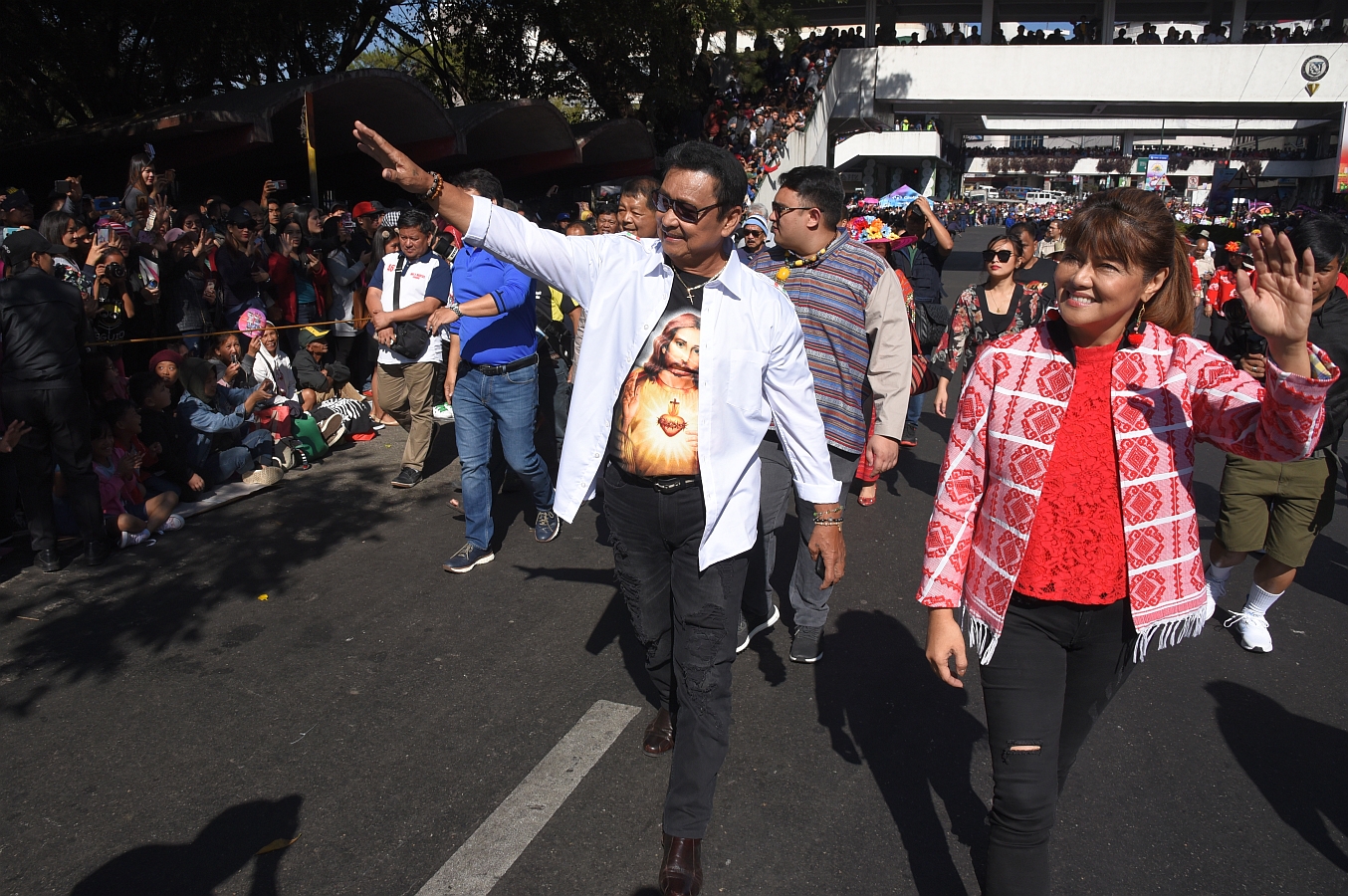 Senatorial bets join Panagbenga parade but barred from speaking at fest