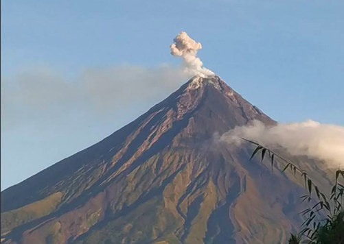 6 Volcanic Quakes On Mayon In Last 24 Hours Phivolcs Inquirer News