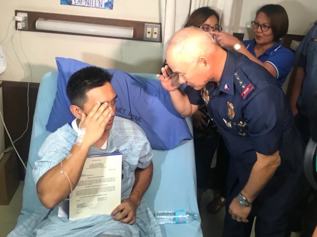 Cop hurt in encounter with NPA in Mt. Province gets PNP medal